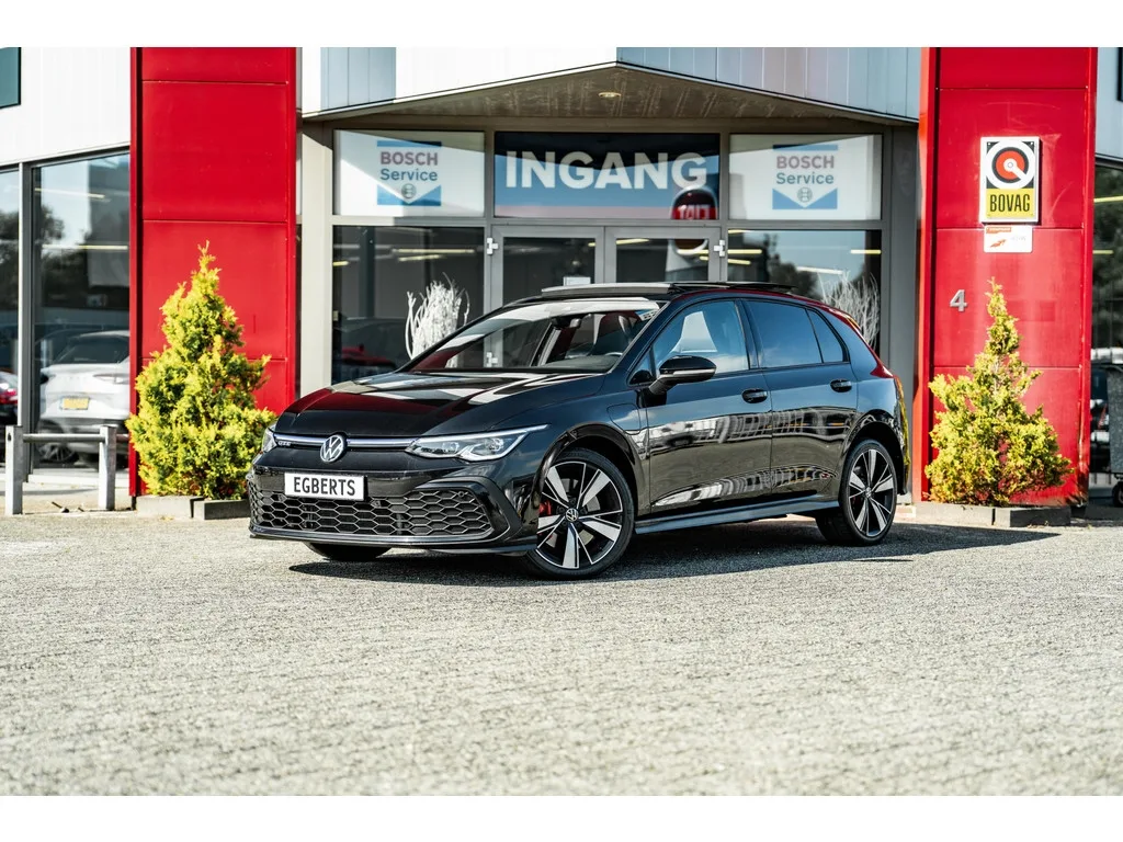 Volkswagen Golf (2022) — foto 1