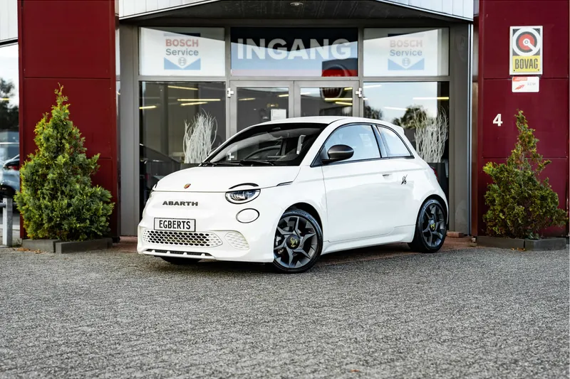 Fiat 500 Abarth (2024)