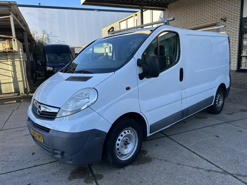 Opel Vivaro (2012) — foto 1