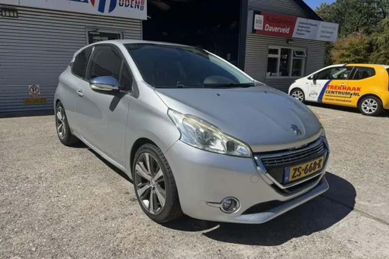Peugeot 208 (2012)
