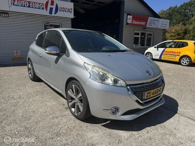 Peugeot 208 (2012) — foto 1