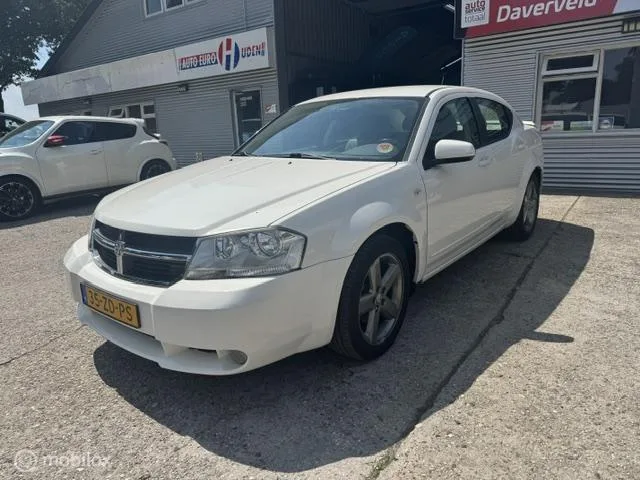 Dodge Avenger (2008) — foto 1