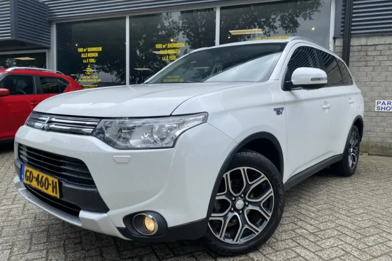 Mitsubishi Outlander (2015)