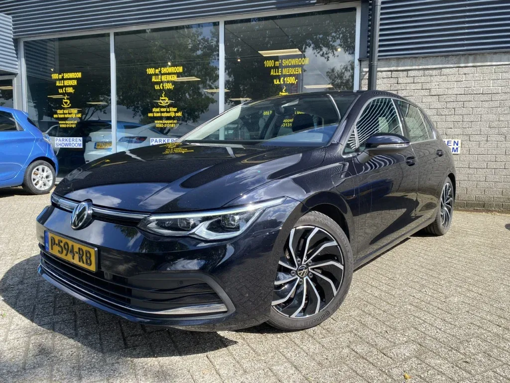 Volkswagen Golf (2022) — foto 1