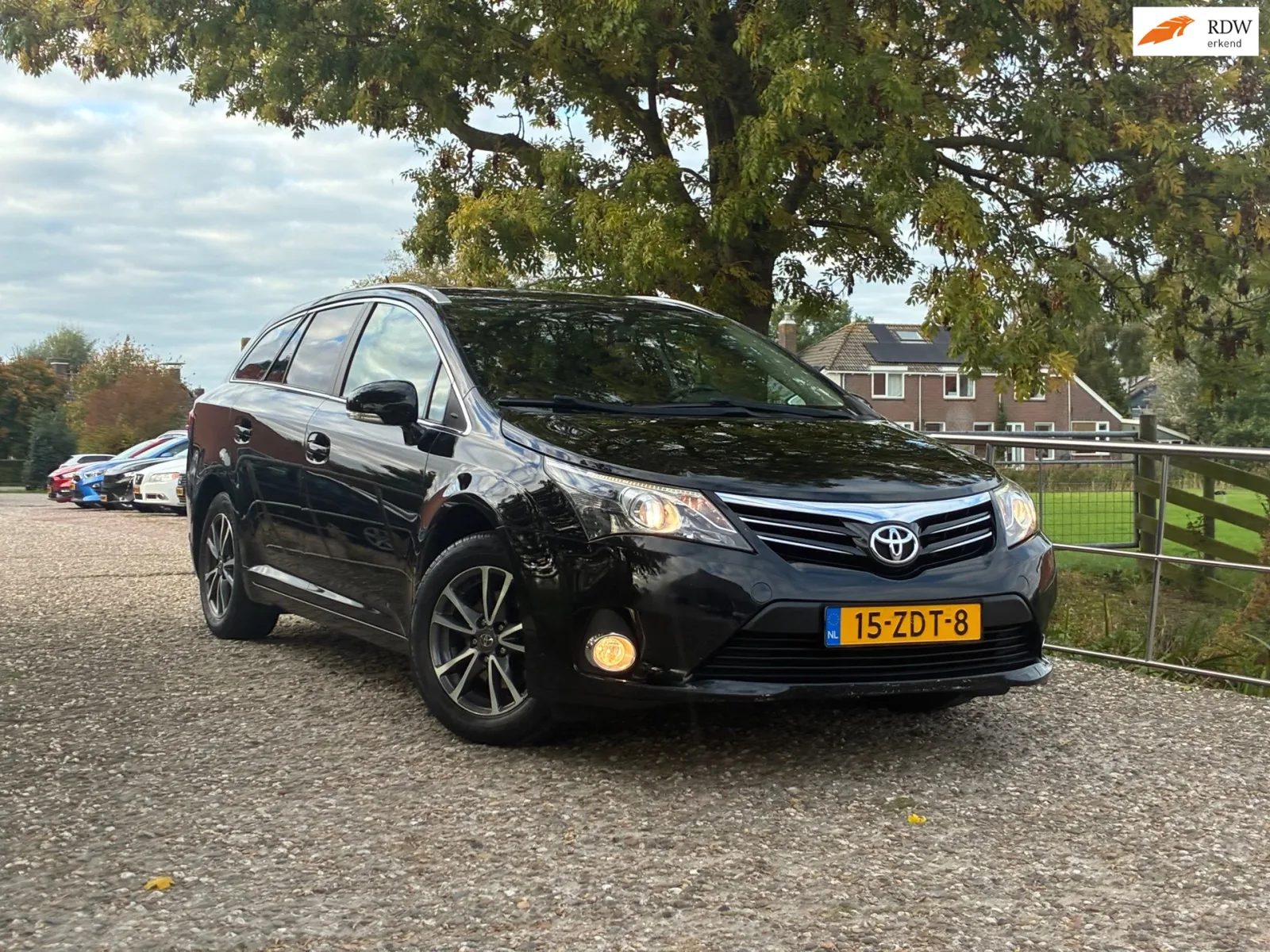 Toyota Avensis (2012) — foto 1