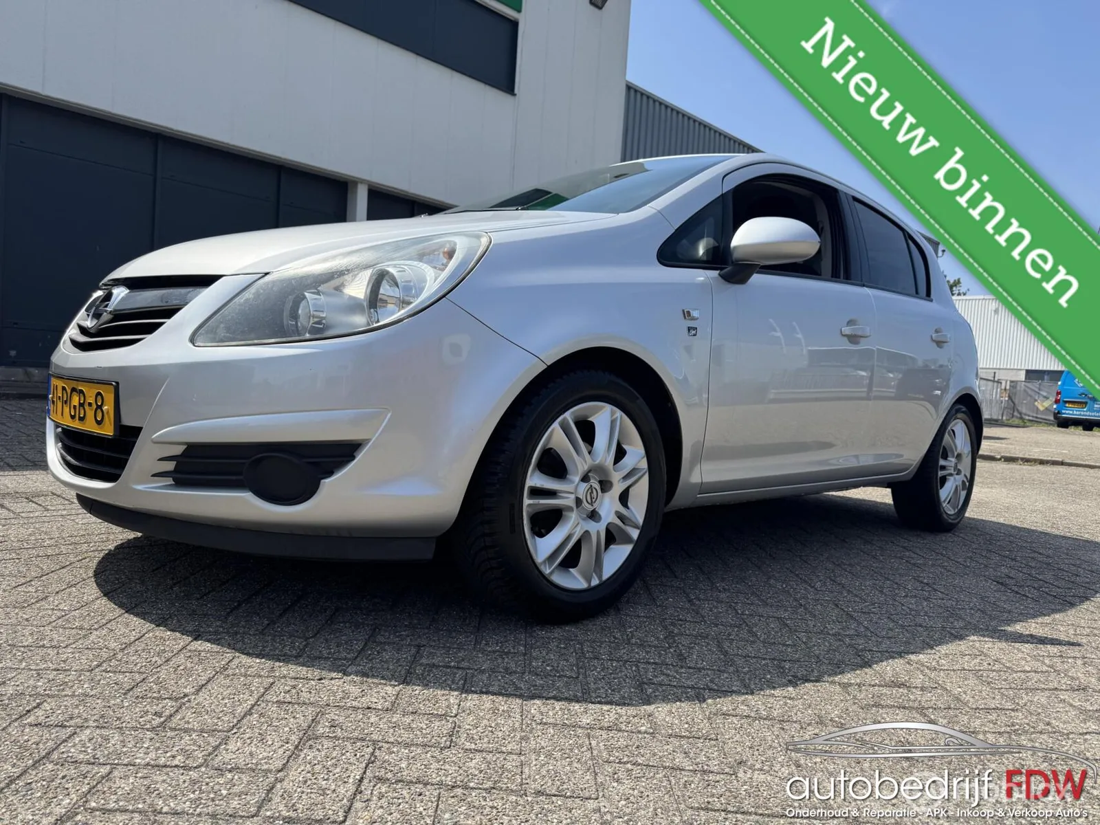 Opel Corsa (2011) — foto 1