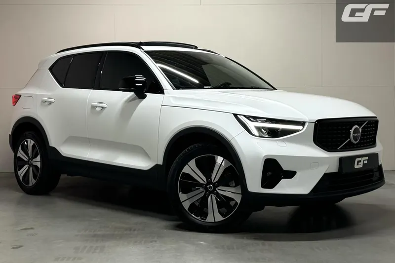 Volvo XC40 (2022)