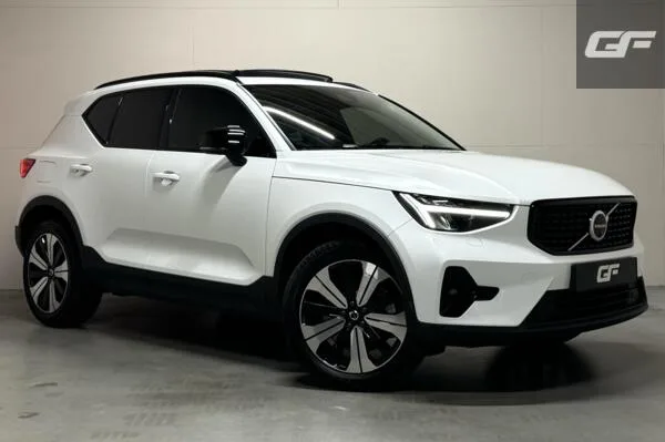 Volvo XC40 (2026) — foto 1