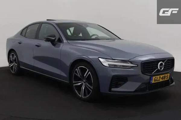 Volvo S60 (2022) — foto 1