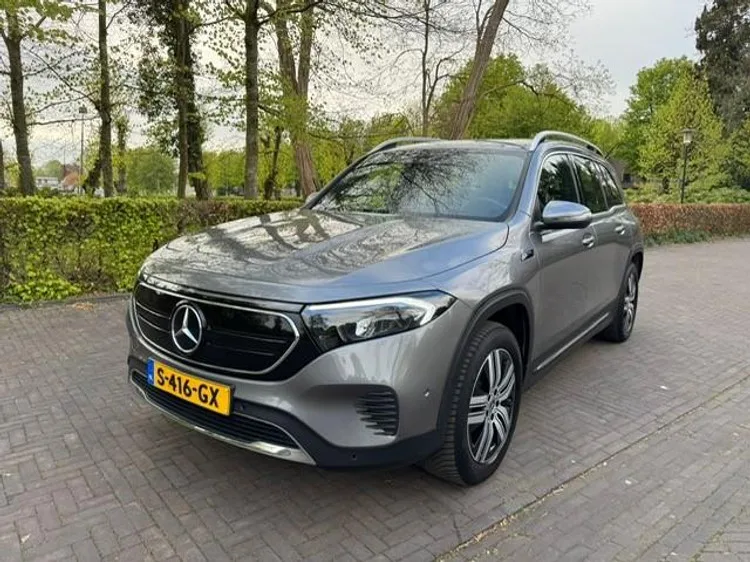 Mercedes-Benz EQB (2023) — foto 1