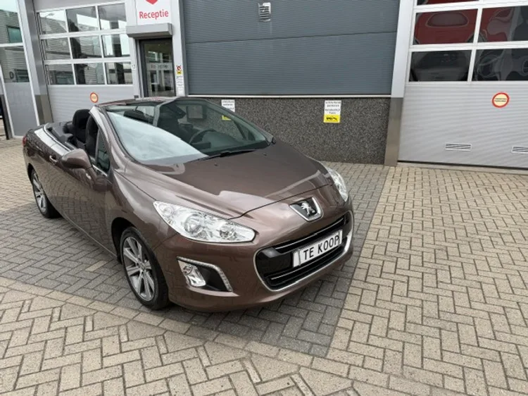 Peugeot 308 (2014) — foto 1