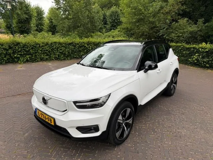 Volvo XC40 (2021) — foto 1