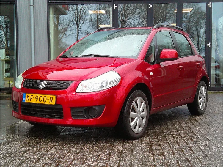 Suzuki SX4 (2006) — foto 1
