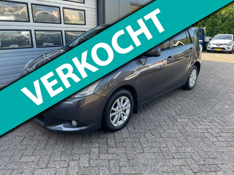 Toyota Verso (2011) — foto 1