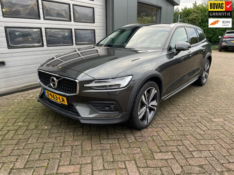 Volvo V60 (2022) — foto 1