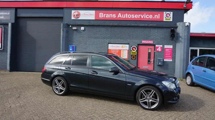 Mercedes-Benz C-Klasse (2011) — foto 1