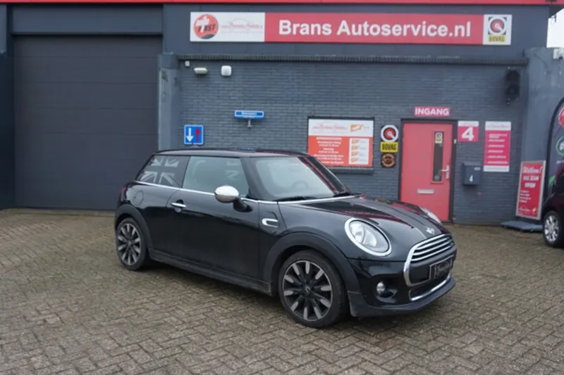 MINI One (2015)