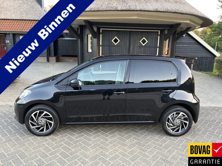 Volkswagen Up! (2018) — foto 1