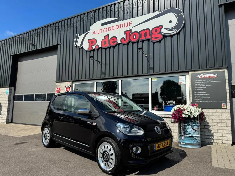 Volkswagen Up! (2012) — foto 1