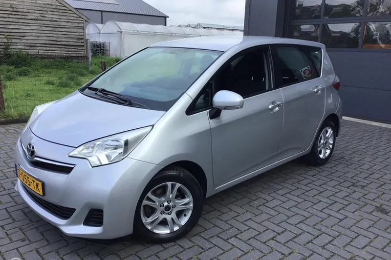 Toyota Verso-S (2014)