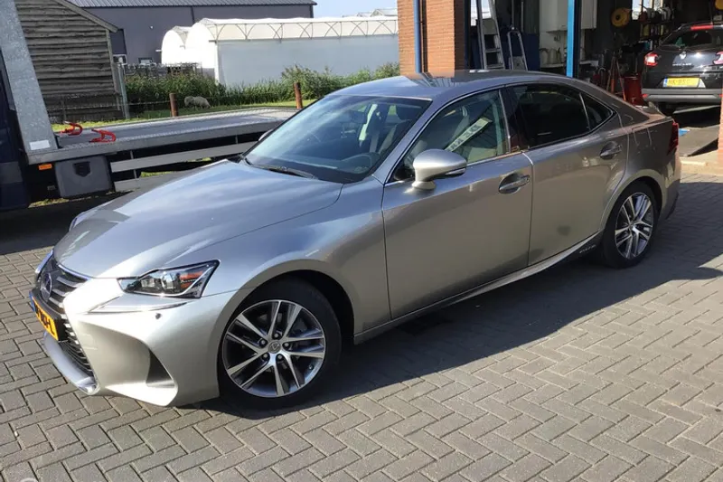 Lexus IS (2018)