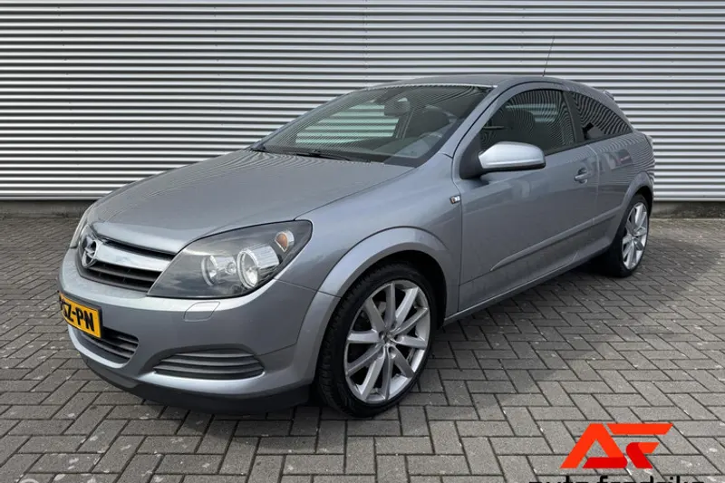 Opel Astra GTC (2006)