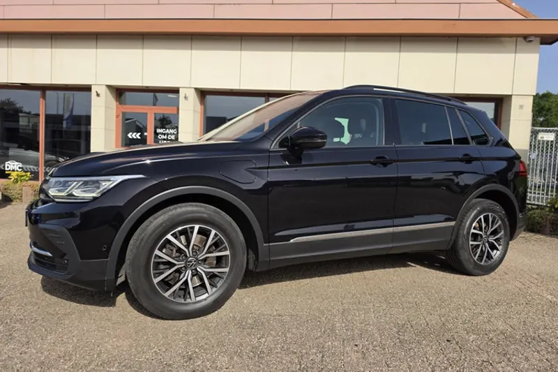 Volkswagen Tiguan (2022)