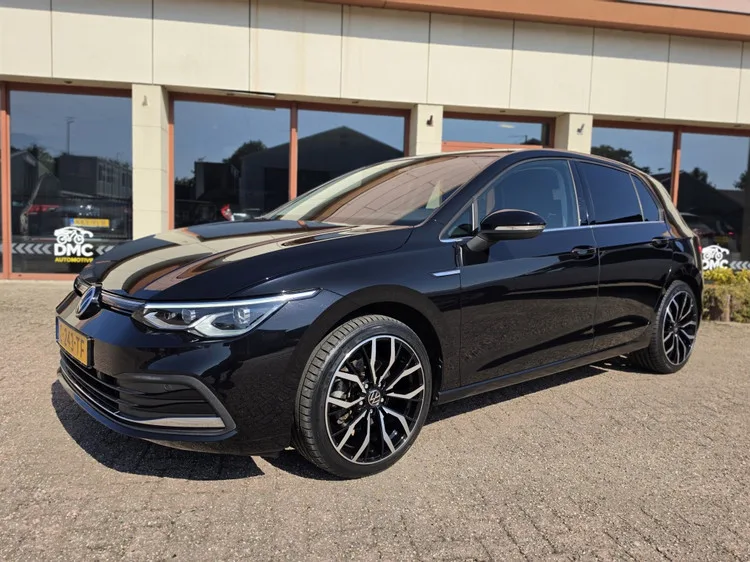 Volkswagen Golf (2020) — foto 1