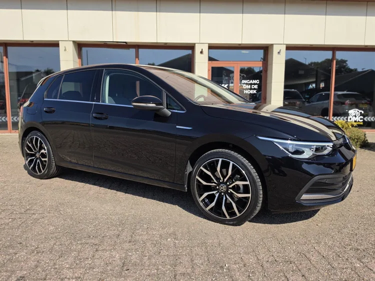 Volkswagen Golf (2020) — foto 1