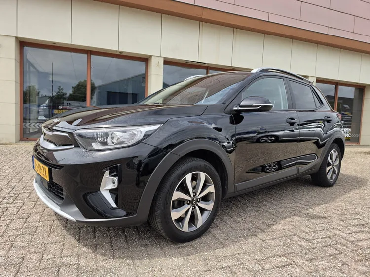 Kia Stonic (2021) — foto 1