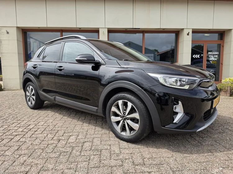 Kia Stonic (2021) — foto 1