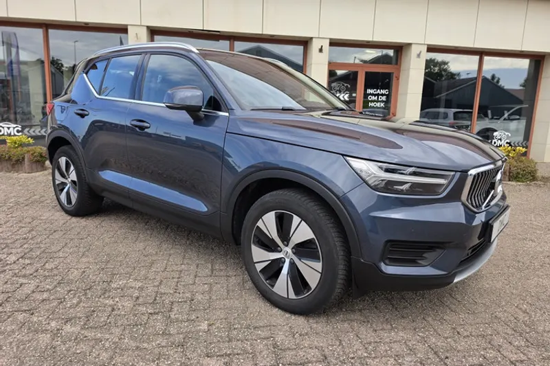 Volvo XC40 (2022)