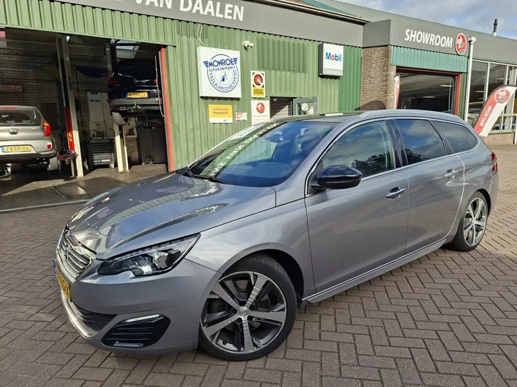 Peugeot 308SW (2015) — foto 1