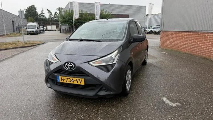 Toyota Aygo (2022) — foto 1