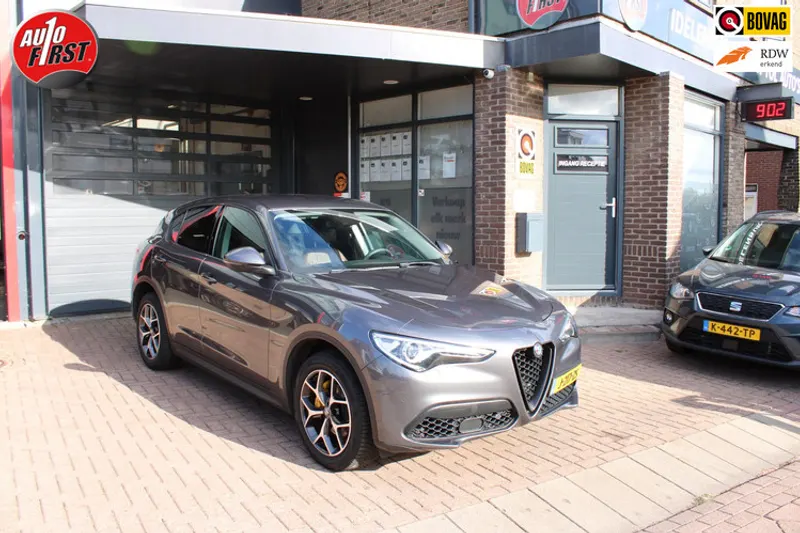 Alfa Romeo Stelvio (2018)