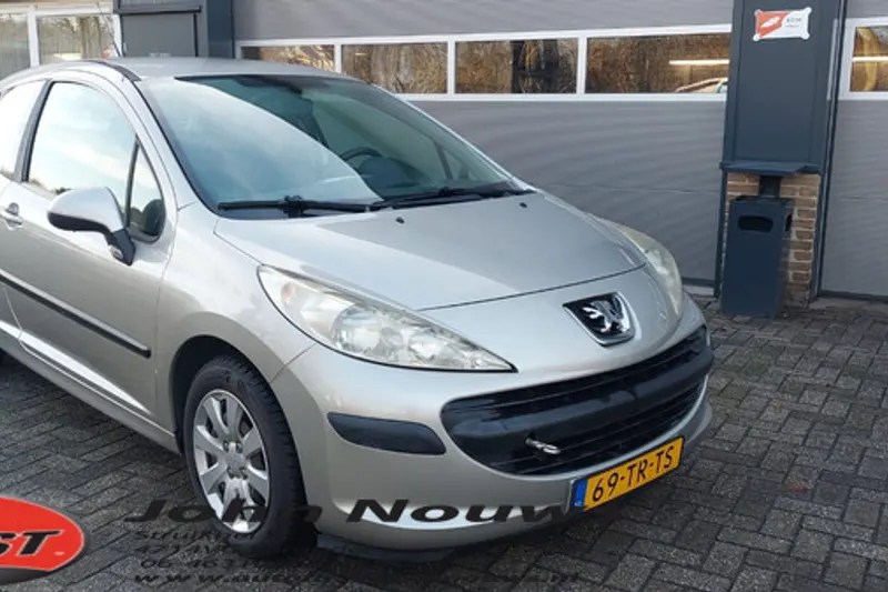 Peugeot 207 (2006)