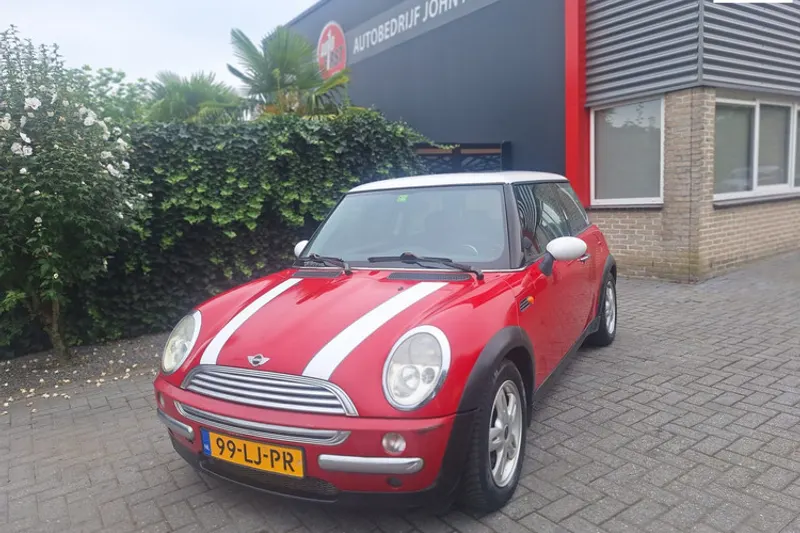 MINI Cooper (2002)