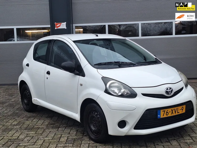 Toyota Aygo (2012) — foto 1