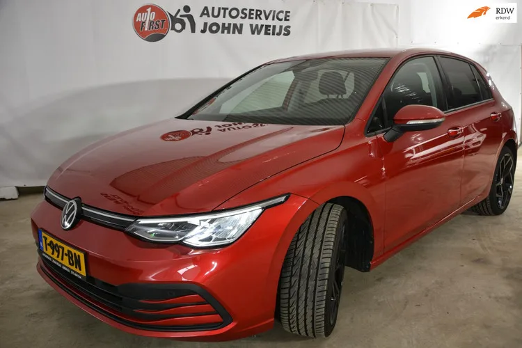Volkswagen Golf (2022) — foto 1