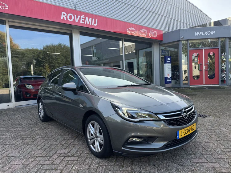Opel Astra (2019) — foto 1