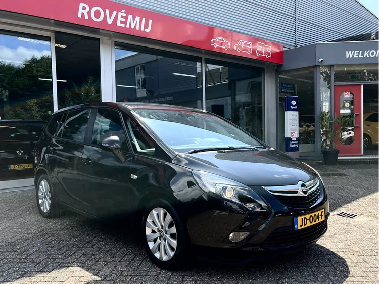 Opel Zafira Tourer (2015) — foto 1