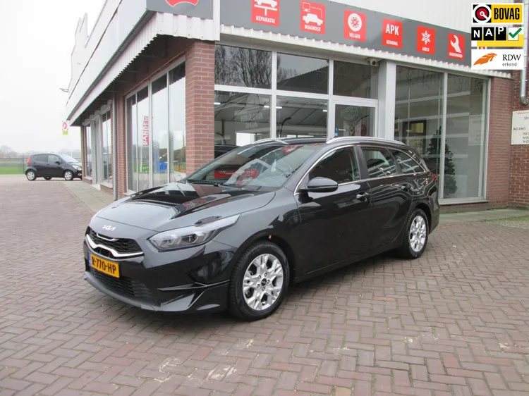 Kia Ceed Sportswagon (2022) — foto 1