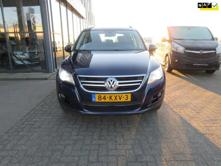 Volkswagen Tiguan (2010) — foto 1