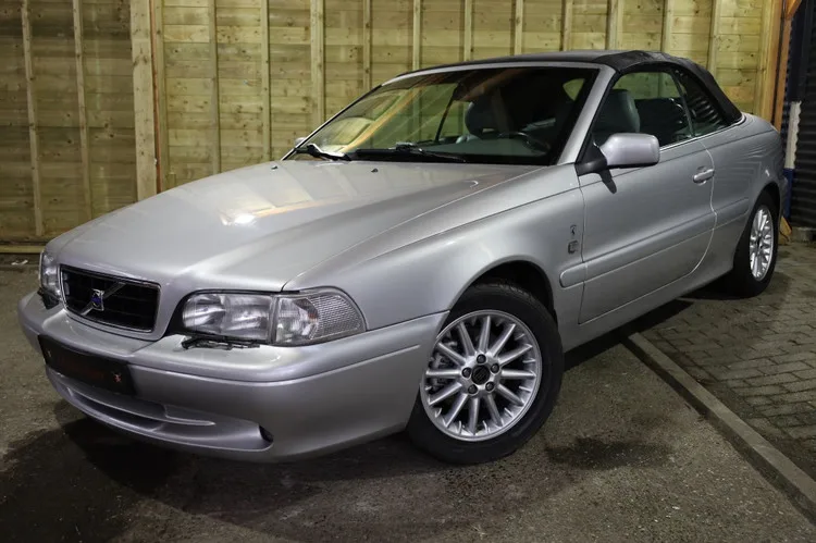 Volvo C70 (1999) — foto 1
