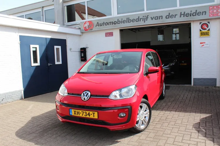 Volkswagen Up! (2018) — foto 1