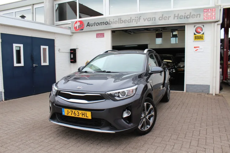 Kia Stonic (2020) — foto 1