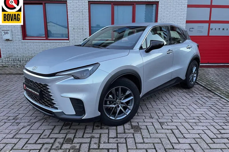 Lexus LBX (2024)