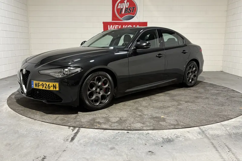 Alfa Romeo Giulia (2016)