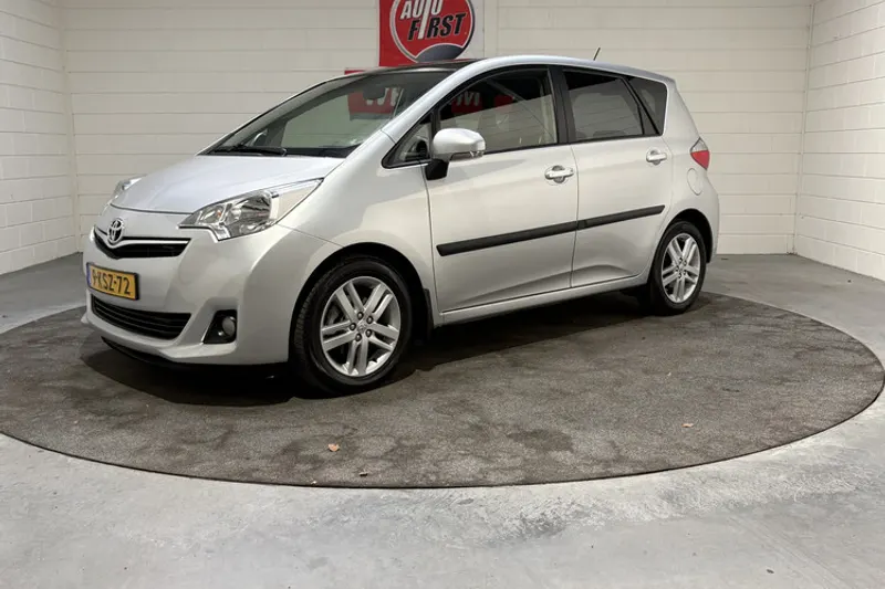 Toyota Verso-s (2013)