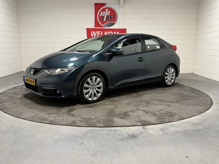 Honda Civic (2012) — foto 1